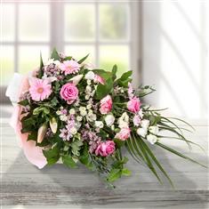 Pink &amp; White Traditional Bouquet